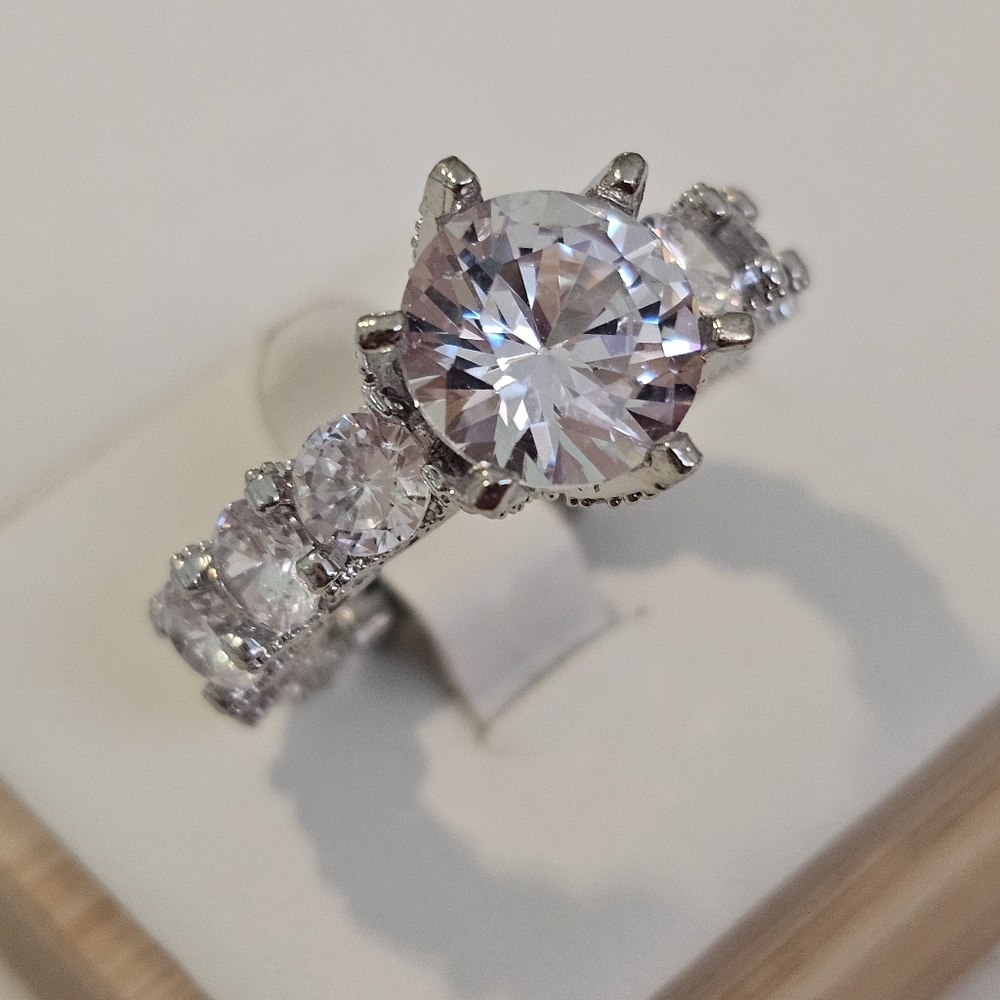 Elegant Cocktail Band Ring